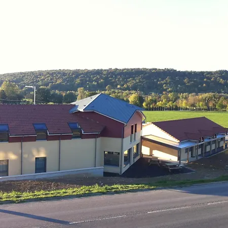 Hotel Fasthôtel Le Râle Des Genêts 2*