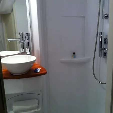 Fasthotel Le Rale Des Genets - Un Fh Collection 2*
