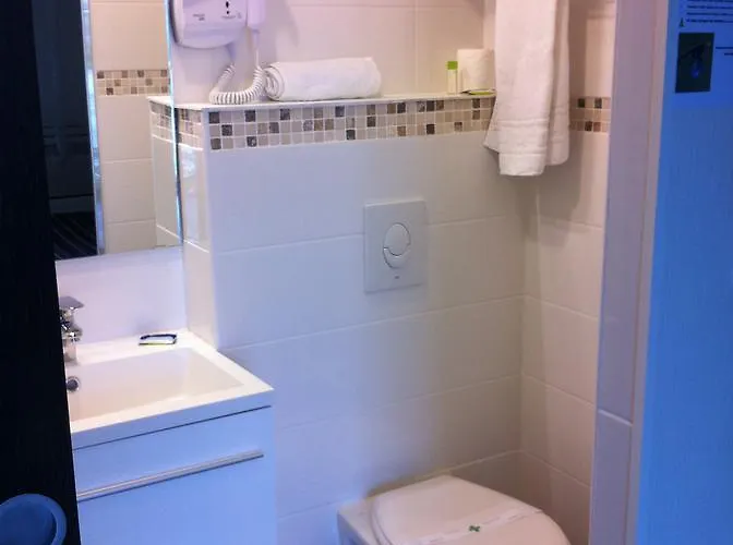 Fasthotel Le Rale Des Genets - Un Fh Collection 2* Dun-sur-Meuse